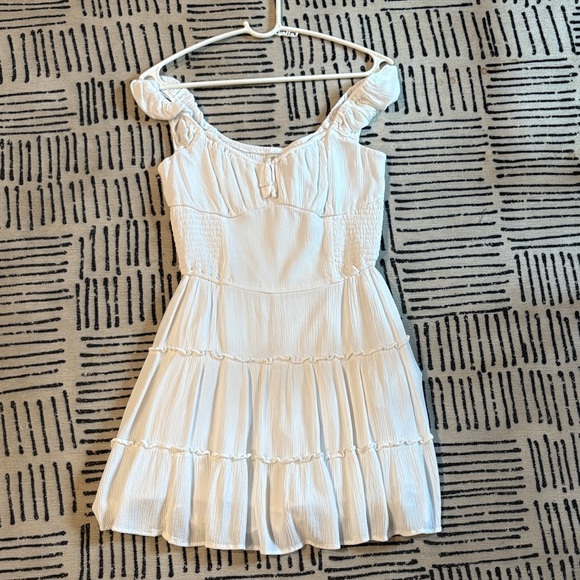 Hollister Cream Smocked Top - Picture 1 of 3